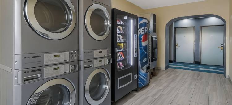 沃思堡北罗阿诺克品质套房酒店(Quality Inn & Suites Roanoke - Fort Worth North)图片