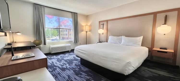 底特律法明顿山万枫酒店(Fairfield Inn & Suites Detroit Farmington Hills)图片