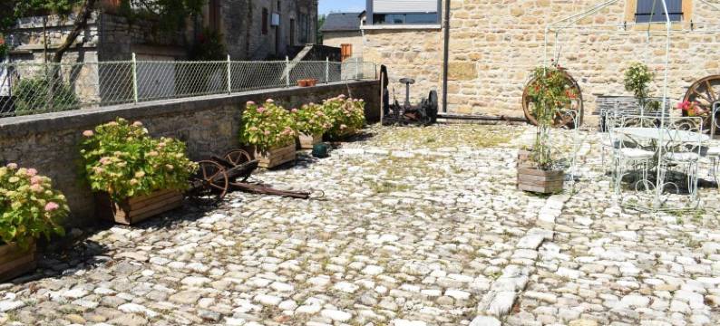 多曼斯和喷泉民宿(Chambres d'hôtes Entre Dolmens et Fontaines)图片