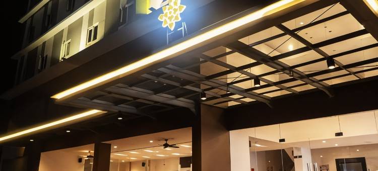 西朗林恩酒店(Lynn Hotel Serang)图片