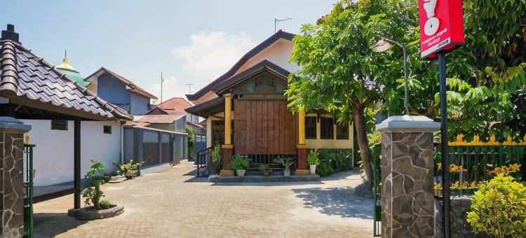 OYO1642兰花2号伊斯兰住宿酒店(OYO 1642 Penginapan Anggrek Syariah 2)图片