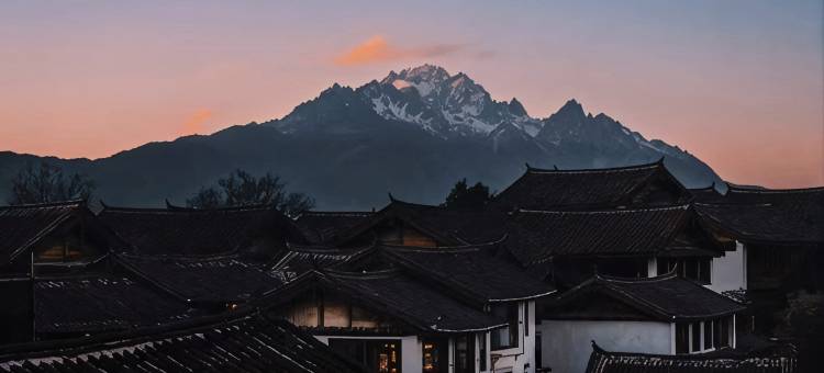 桃源居·日照金山·狮子山全夜景·星空露台观景民宿(四方街店)图片