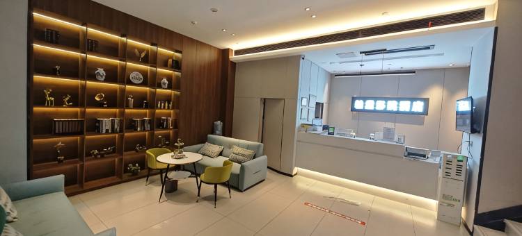 柏锐影院酒店(武汉江汉路步行街大智路地铁站店)图片