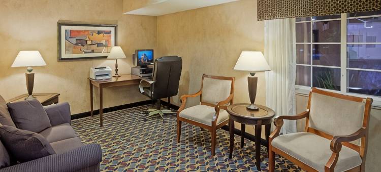 Candlewood Suites 华盛顿杜勒斯国际机场英镑(Candlewood Suites WASHINGTON DULLES STERLING by IHG)图片