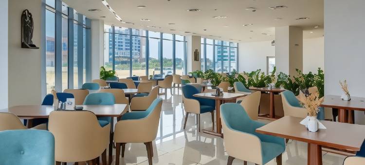 S广场套房酒店(S Plaza Suites Hotel)图片
