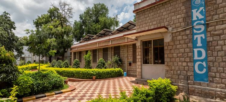孔雀查鲁奇亚巴达米 KSTDC 酒店(Kstdc Hotel Mayura Chalukya, Badami)图片