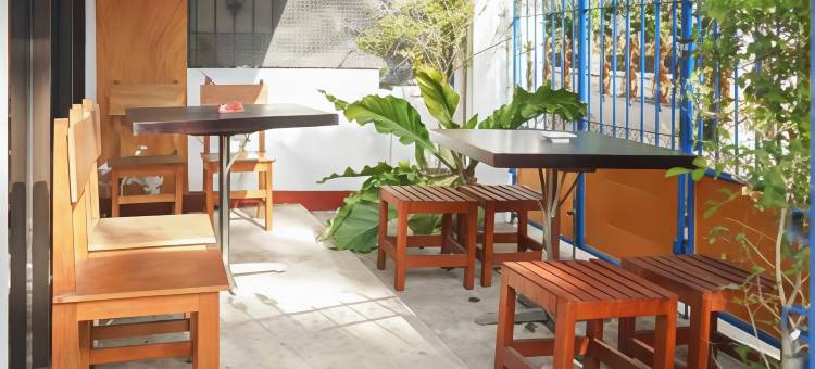 红多兹普拉斯酒店-岸朱广场(RedDoorz Plus @ Alun Alun Nganjuk)图片