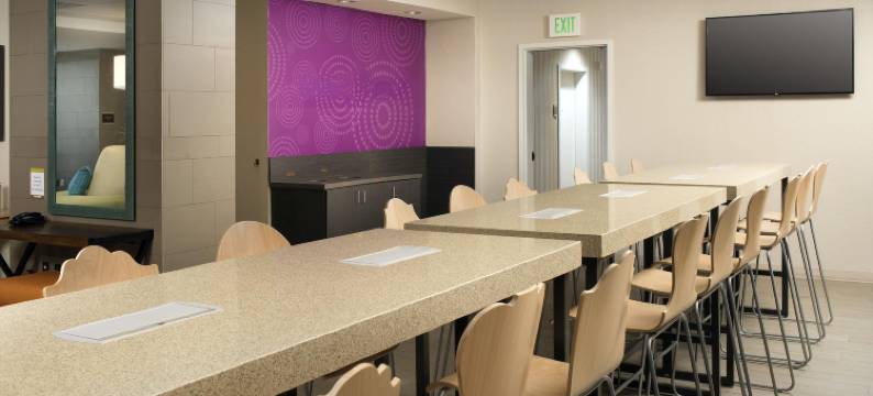 丹佛国际机场希尔顿惠庭酒店(Home2 Suites by Hilton Denver International Airport)图片