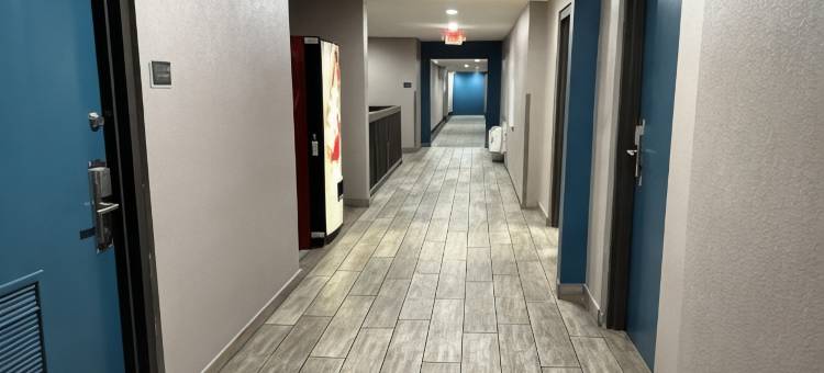 Super 8 by Wyndham Mesa Downtown Near Convention Center(Super 8 by Wyndham Mesa Downtown Near Convention Center)图片