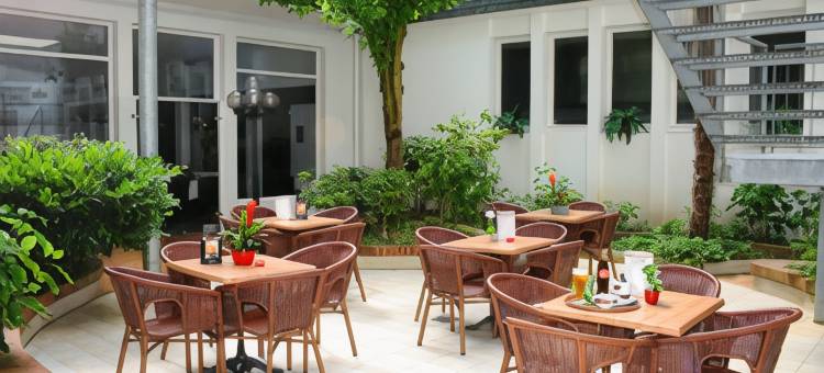 阿多尼斯卢尔德圣母德萨特酒店(Adonis Lourdes - Notre Dame de la Sarte)图片