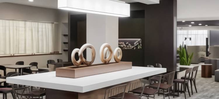 密尔沃基市中心万怡酒店(Courtyard Milwaukee Downtown)图片