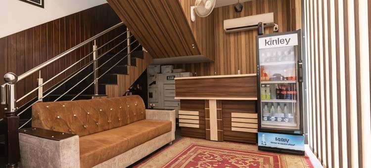 The White Solitaire图片