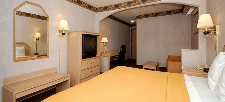 红狮酒店及套房蓝泉城(Red Lion Inn & Suites Blue Springs)图片