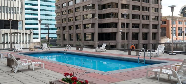 卡尔加里市中心华美达广场酒店(Ramada Plaza by Wyndham Calgary Downtown)图片