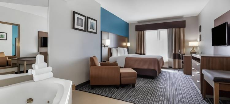 I-35东核桃山凯艺套房酒店(Quality Inn & Suites I-35 E-Walnut Hill)图片