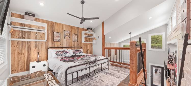 New! Hot Tub, Firepit, Bed Swing - Hard Rock Candy Mountain图片