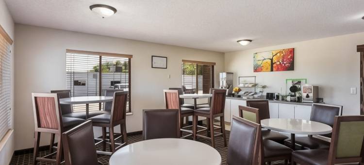 锡达拉皮兹罗德威酒店(Rodeway Inn)图片