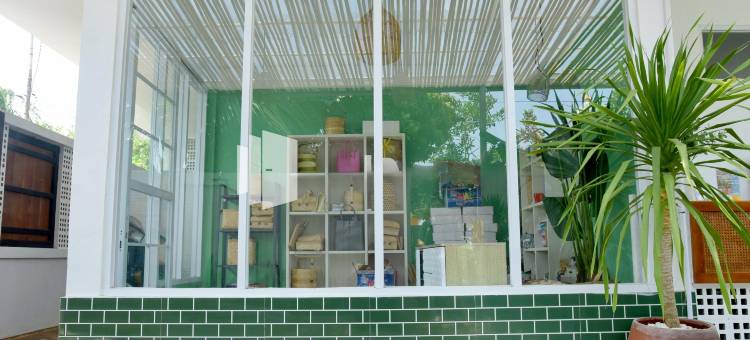 Pringgading Surf Camp Mitra RedDoorz图片