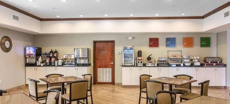 麦迪逊维尔舒适酒店及套房(Comfort Inn and Suites)图片