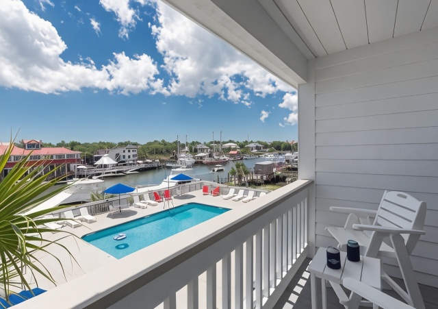 Shem Creek Inn Over view