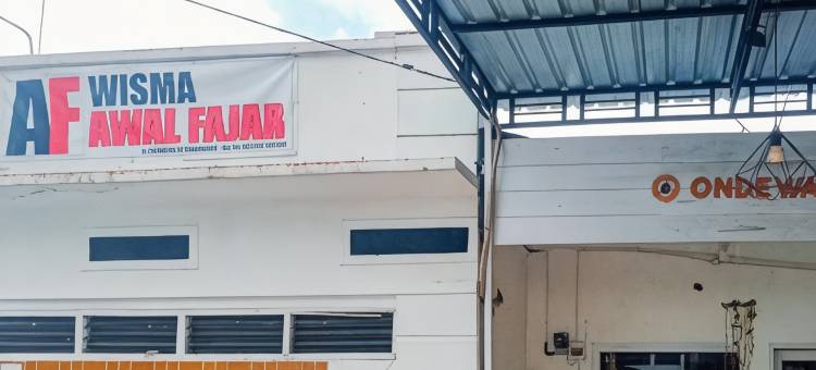 奥维斯玛阿瓦尔法贾尔伊斯兰旅馆，靠近布卢昆巴Mars健身房(Hotel O Wisma Awal Fajar Syariah Near Mars Gym Bulukumba)图片