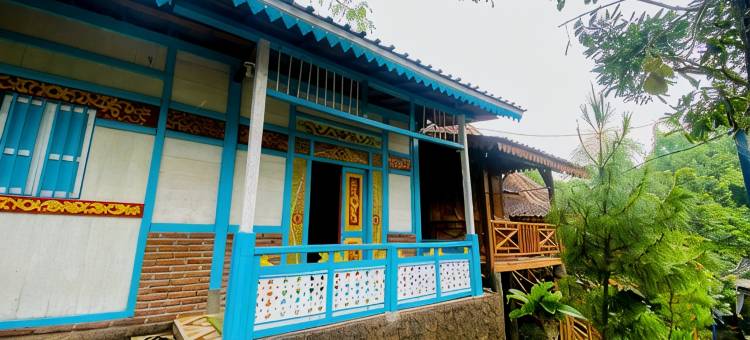 姆巴隆山谷度假村-红门酒店合作-近新格萨丽收费站出口(Lembah Mbalong Resort Mitra RedDoorz Near Exit Tol Singosari)图片