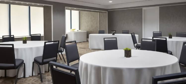北多伦多派克威贝斯特韦斯特酒店(Best Western Parkway Hotel Toronto North)图片