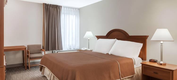 小瀑布罗德威酒店(Rodeway Inn)图片