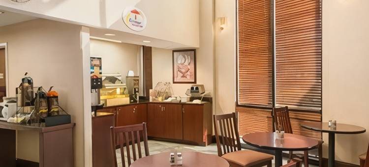 亨特斯维尔-夏洛特地区温德姆速8酒店(Super 8 by Wyndham Huntersville/Charlotte Area)图片
