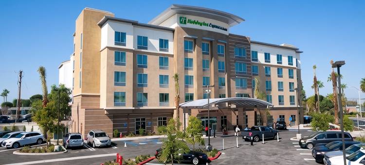 阿纳海姆度假区智选假日套房酒店(Holiday Inn Express & Suites ANAHEIM RESORT AREA by IHG)图片