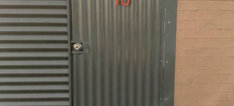 阿米代尔西区公寓(Westside Studio Apartments)图片