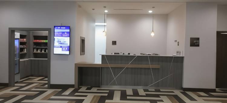 贝斯特韦斯特格林橡树套房酒店(Best Western Green Oak Inn  Suites)图片