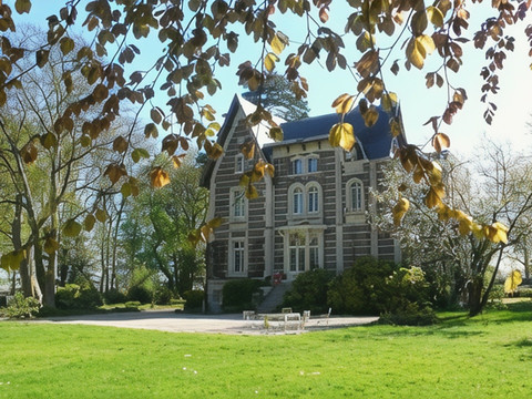 贝勒埃文夏雷酒店