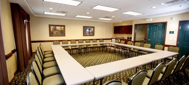 圣克劳德东丽怡酒店(Country Inn & Suites by Radisson, St. Cloud East, MN)图片