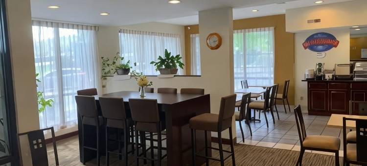 凯夫城呗盟套房酒店(Baymont by Wyndham Cave City)图片