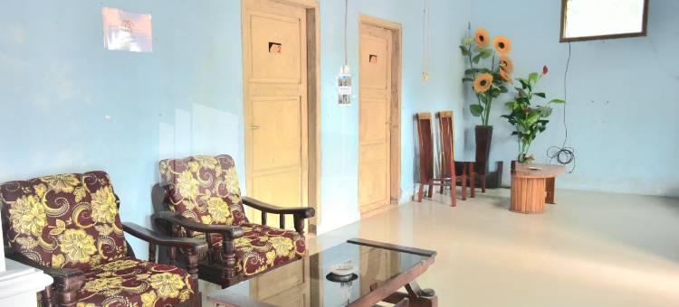 卢马姜红多兹樊塔民宿(RedDoorz @ Fanta Homestay Lumajang)图片