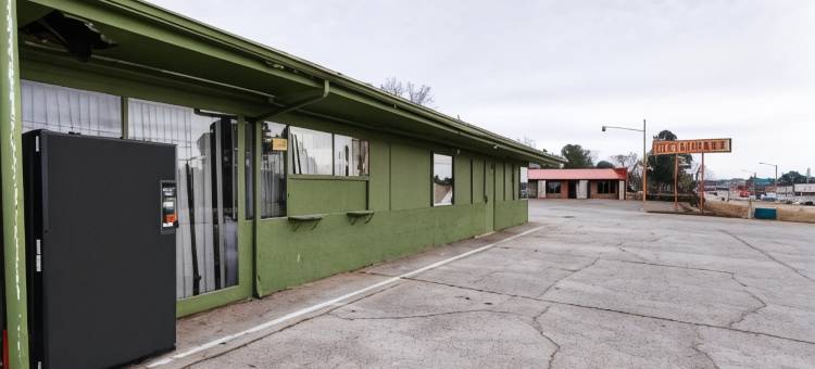 OYO密西西比霍利斯普林斯酒店(OYO Hotel Holly Springs MS)图片