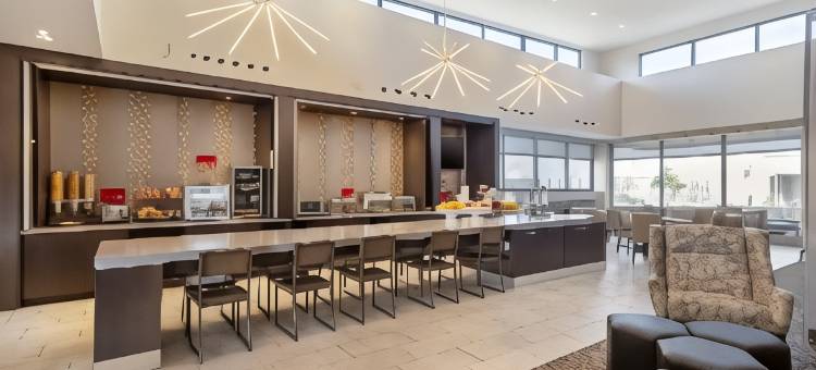 瓦瑞诺宾贝斯特韦斯特优质行政公寓(Best Western Plus Executive Residency Rigbys Water World Hotel)图片