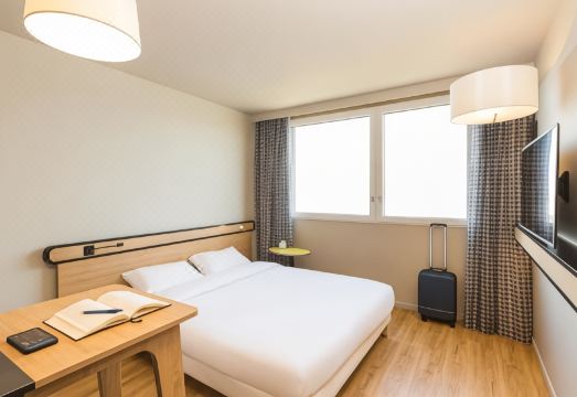 Aparthotel Adagio Access Palaiseau Saclay Hotel Overview