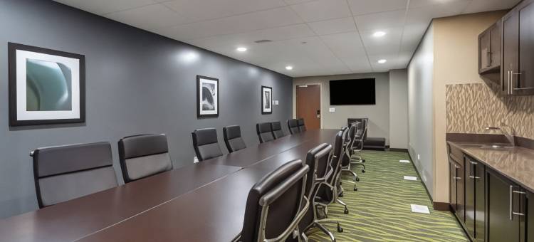 萨斯喀彻温堡贝斯特韦斯特优质套房酒店(Best Western Plus Fort Saskatchewan Inn  Suites)图片