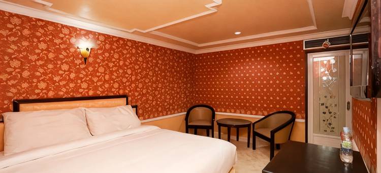 伊斯坦那博尔玛塔迪诺奥酒店(Hotel Istana Permata Dinoyo)图片