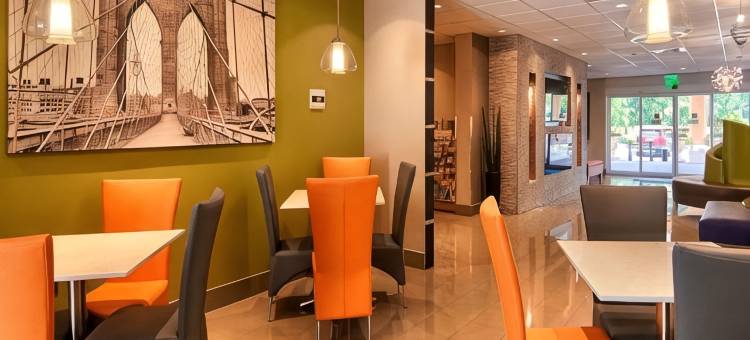 博尼塔斯普林斯北那不勒斯戴斯套房酒店(Days Inn & Suites by Wyndham Bonita Springs North Naples)图片