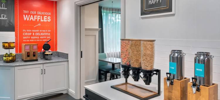 希尔顿欢朋酒店-哈特福德机场(Hampton Inn Hartford-Airport)图片