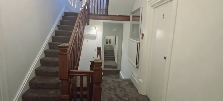 OYO金斯伍德酒店(Kingswood Hotel)图片