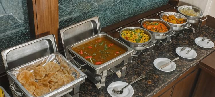 Itsy Hotels J A Royal Suites Manikonda图片