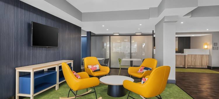 贝克斯菲尔德中心希尔顿 Spark 酒店(Spark by Hilton Bakersfield Central)图片