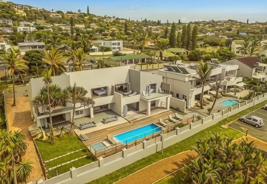 Vetho HouseHotel Overview