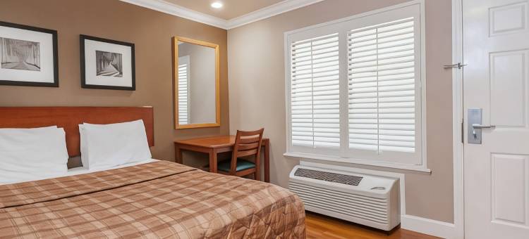 南旧金山/奥伊斯特角机场戴斯酒店(Days Inn by Wyndham San Francisco S/Oyster Point Airport)图片