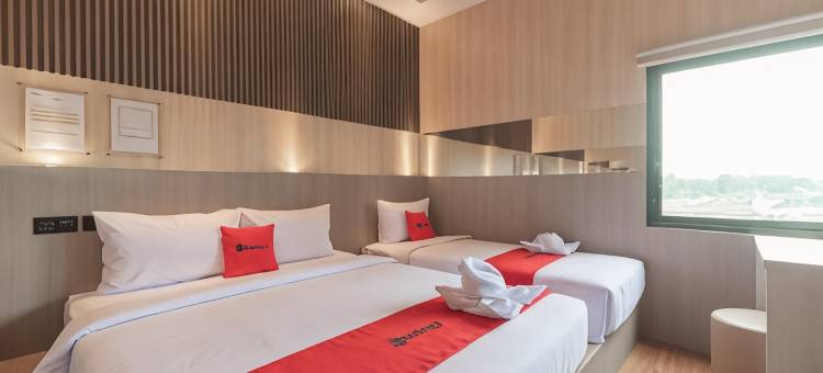 红多兹酒店-近冼都环路出口收费站(RedDoorz Near Exit Toll Sirkuit Sentul)图片