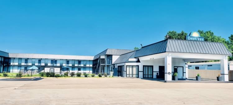 伯利森堡沃斯戴斯酒店(Days Inn by Wyndham Burleson Ft. Worth)图片